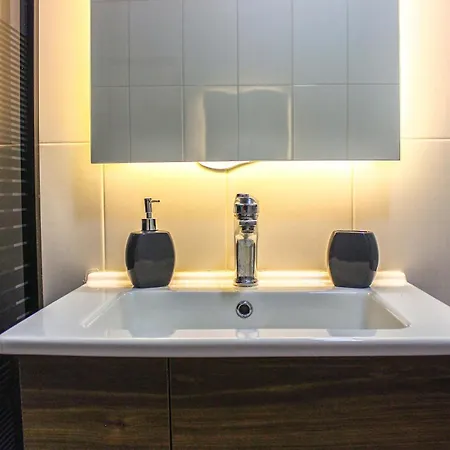 Escape 670 Apartman *