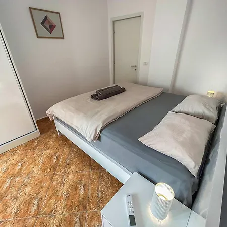 Apartman Escape 670 *