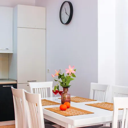 Escape 670 Apartman *